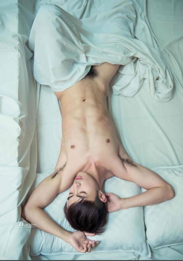 Whoseman-8-花漾文青男孩-許禾